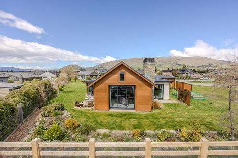 Photo of property in 5 Parkview Street, Wanaka, 9382