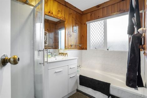 Photo of property in 47 Harmel Road, Glendene, Auckland, 0602