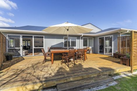 Photo of property in 57 Weggery Drive, Waikanae Beach, Waikanae, 5036