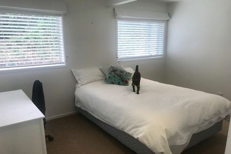 Photo of property in 16 Prestige Place, Castor Bay, Auckland, 0620