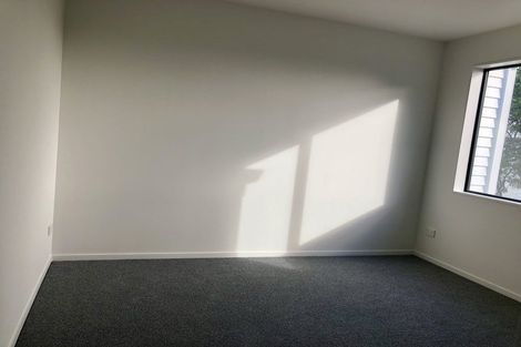 Photo of property in 8d Roys Road, Weymouth, Auckland, 2103