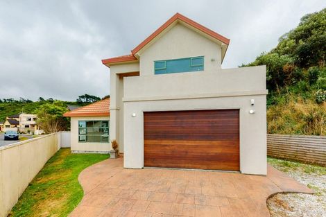 Photo of property in 8 Waterhouse Drive, Brooklyn, Wellington, 6021