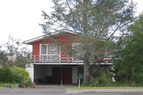 Photo of property in 1/124 Waimumu Road, Massey, Auckland, 0614