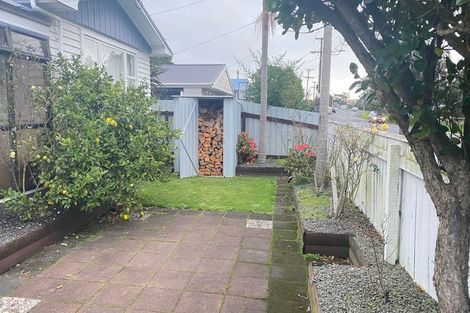 Photo of property in 211 Omata Road, Spotswood, New Plymouth, 4310