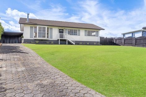 Photo of property in 5 Moxham Grove, Massey, Auckland, 0614