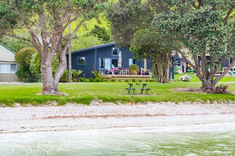 Photo of property in 6 The Strand, Whakapirau, Maungaturoto, 0583