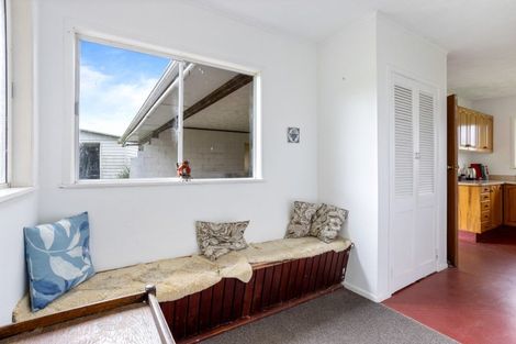 Photo of property in 276 Boord Crescent, Kumeu, 0891
