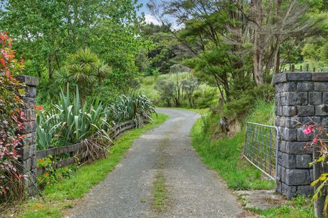 Photo of property in 2372 State Highway 1, Kaiwaka, Maungaturoto, 0587
