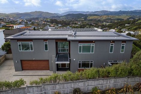 Photo of property in 35 Endeavour Drive, Whitby, Porirua, 5024