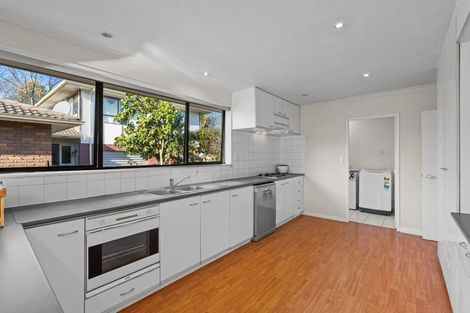 Photo of property in 31 Montclare Avenue, Ilam, Christchurch, 8041