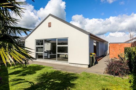 Photo of property in 2a Portland Drive, Highlands Park, New Plymouth, 4312