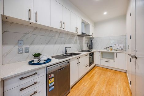Photo of property in 10a Carlos Drive, Flat Bush, Auckland, 2016