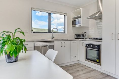 Photo of property in 2/33 Cowley Drive, Temple View, Hamilton, 3218