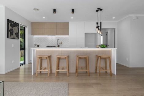 Photo of property in 38 Mooring Close, Whitby, Porirua, 5024