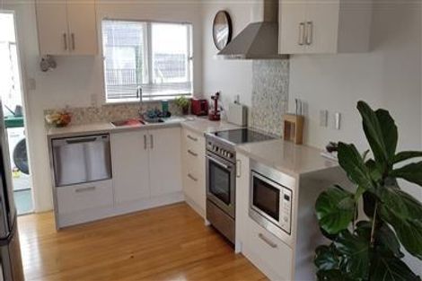 Photo of property in 4/6 Hart Road, Hauraki, Auckland, 0622