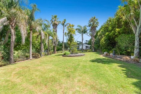 Photo of property in 786 South Head Road, South Head, Helensville, 0874