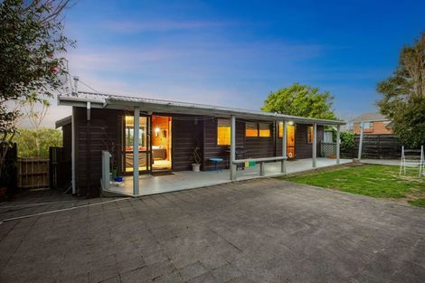 Photo of property in 25 James Cook Drive, Whitby, Porirua, 5024