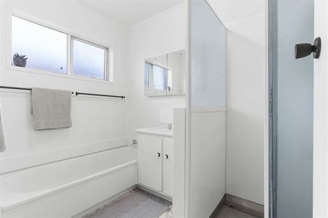 Photo of property in 1/23 Liston Crescent, Cockle Bay, Auckland, 2014