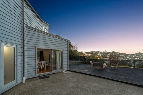 Photo of property in 9 Inverell Way, Seatoun, Wellington, 6022