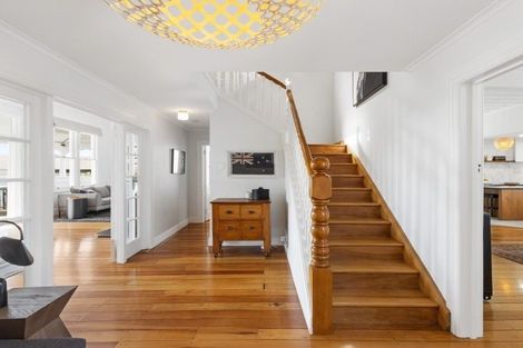 Photo of property in 11 Colenso Avenue, Hospital Hill, Napier, 4110