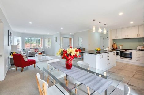 Photo of property in 27 Gendo Avenue, Henderson, Auckland, 0612