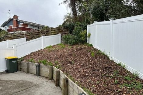 Photo of property in 2/1 Keldale Place, Forrest Hill, Auckland, 0620