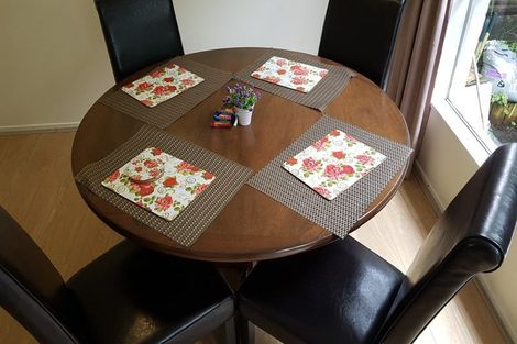 Photo of property in 9/18 Parr Terrace, Castor Bay, Auckland, 0620