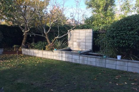 Photo of property in 2/52 Crofton Road, Harewood, Christchurch, 8051