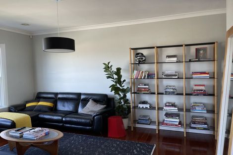 Photo of property in 82 Moana Road, Kelburn, Wellington, 6012