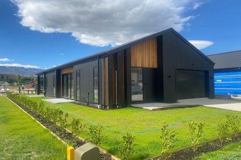 Photo of property in 1 Hadley Place, Cromwell, 9310