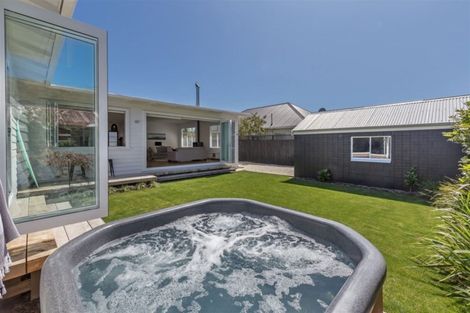 Photo of property in 9 Van Asch Street, Sumner, Christchurch, 8081