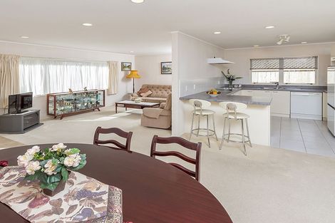 Photo of property in 1/28 Rochester Crescent, Somerville, Auckland, 2014