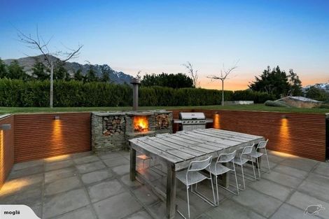 Photo of property in 9 Chandler Lane, Fernhill, Queenstown, 9300