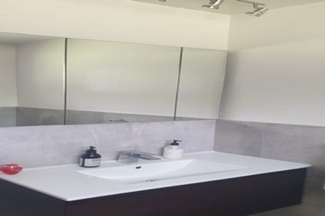 Photo of property in 28 Compton Street, Hillcrest, Auckland, 0627