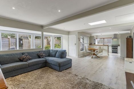 Photo of property in 208 Glamorgan Drive, Torbay, Auckland, 0630