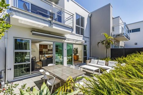 Photo of property in 6/258 Hurstmere Road, Takapuna, Auckland, 0622