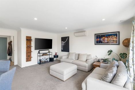 Photo of property in 3a Shillingford Boulevard, Rolleston, 7615