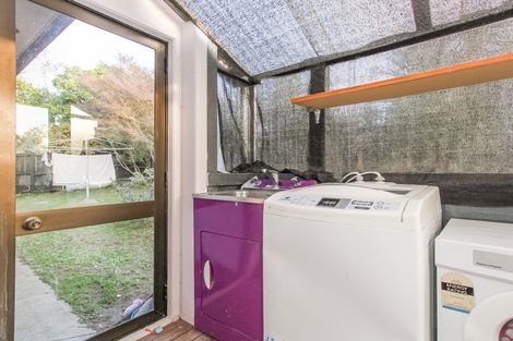 Photo of property in 43 Lavelle Road, Henderson, Auckland, 0612