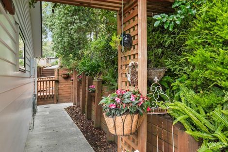 Photo of property in 32a Dowling Grove, Silverstream, Upper Hutt, 5019