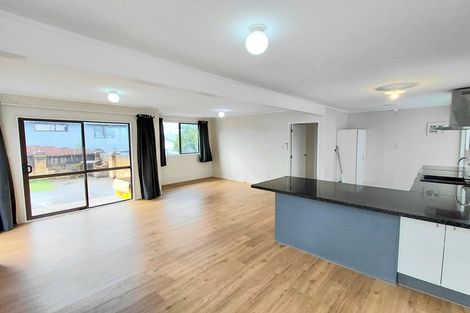 Photo of property in 1/30 Chislehurst Street, Henderson, Auckland, 0612