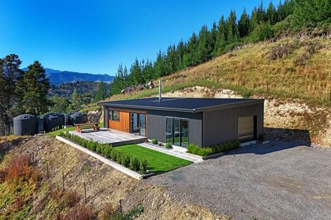 Photo of property in 64 Golf Road, Wakefield, 7025