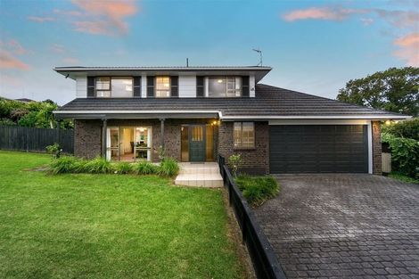 Photo of property in 33 James Evans Drive, Northcote, Auckland, 0627