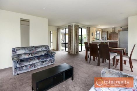 Photo of property in 17 Sovereign Gardens, Halswell, Christchurch, 8025