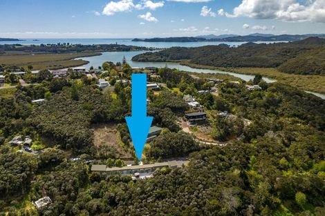 Photo of property in Apple Bnb, 3 Kaipatiki Rise, Haruru, 0204