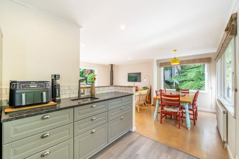 Photo of property in 49 Blue Mountains Road, Pinehaven, Upper Hutt, 5019