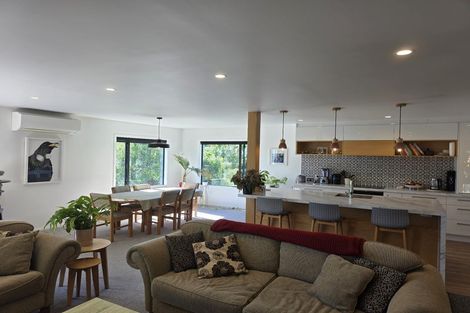 Photo of property in 17 Tauroa Road, Havelock North, 4130