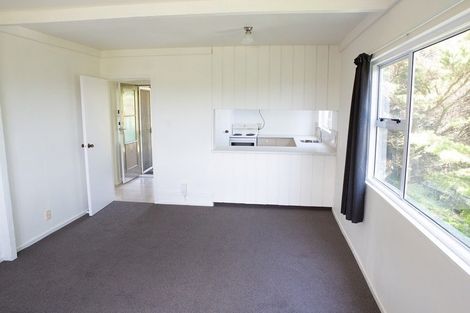 Photo of property in 15b Chetwode Grove, Newlands, Wellington, 6037