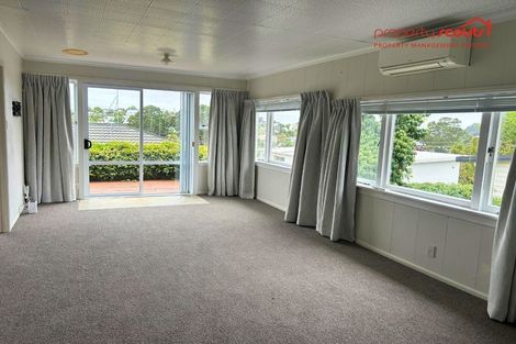 Photo of property in 1/12 Holiday Road, Stanmore Bay, Whangaparaoa, 0932
