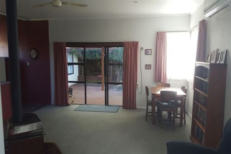 Photo of property in 90 Rhodes Street, Waimate, 7924