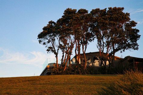 Photo of property in 134 Lone Kauri Road, Karekare, New Lynn, 0772